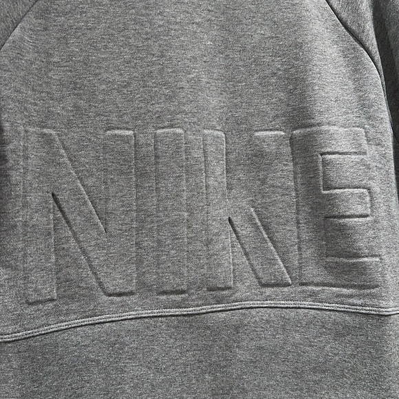 🔥NWOT Nike Gray Crewneck Sweatshirt🔥 - Picture 2 of 7
